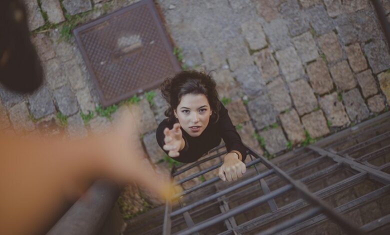 get help via hotline